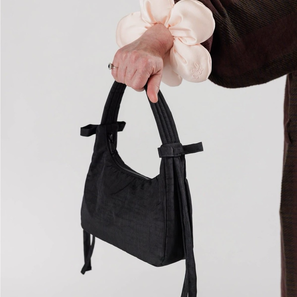 BAGGUxSandy Liang mini black bow bag